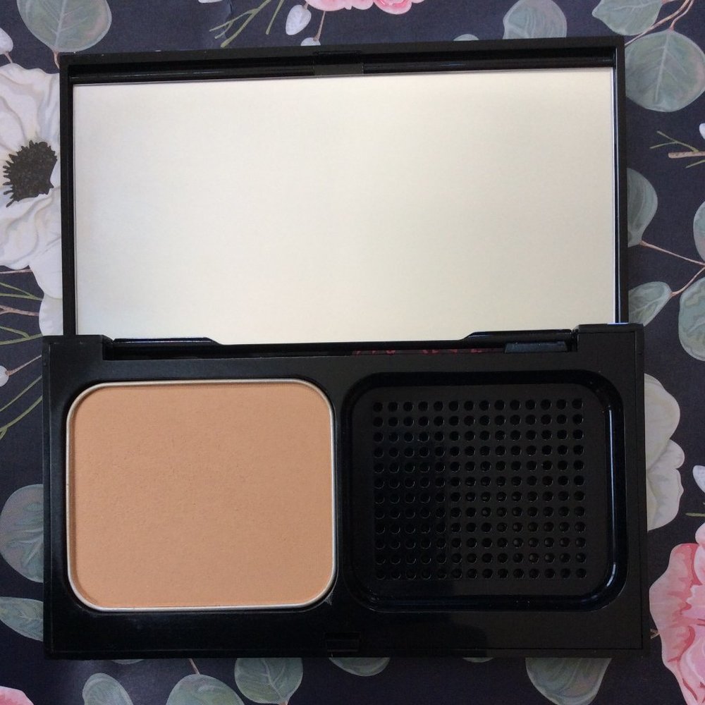 Bobbi Brown Finish Powder Honey 5